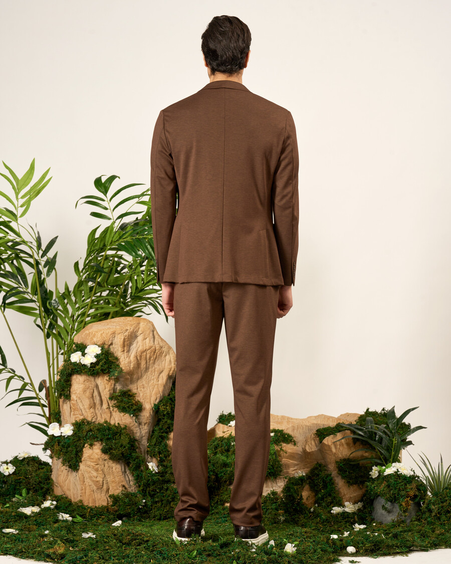 abito in maglia marrone slim fit