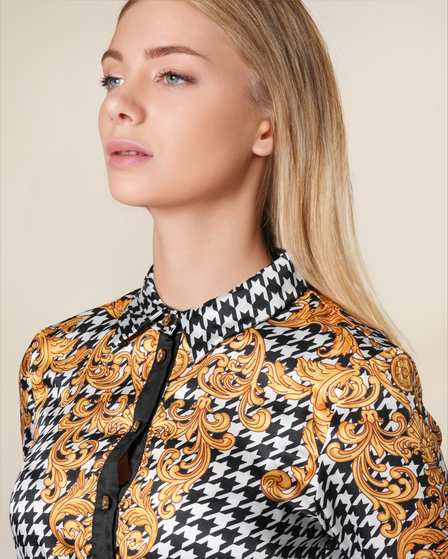abito camicia plissettato con stampa barocca geometrica