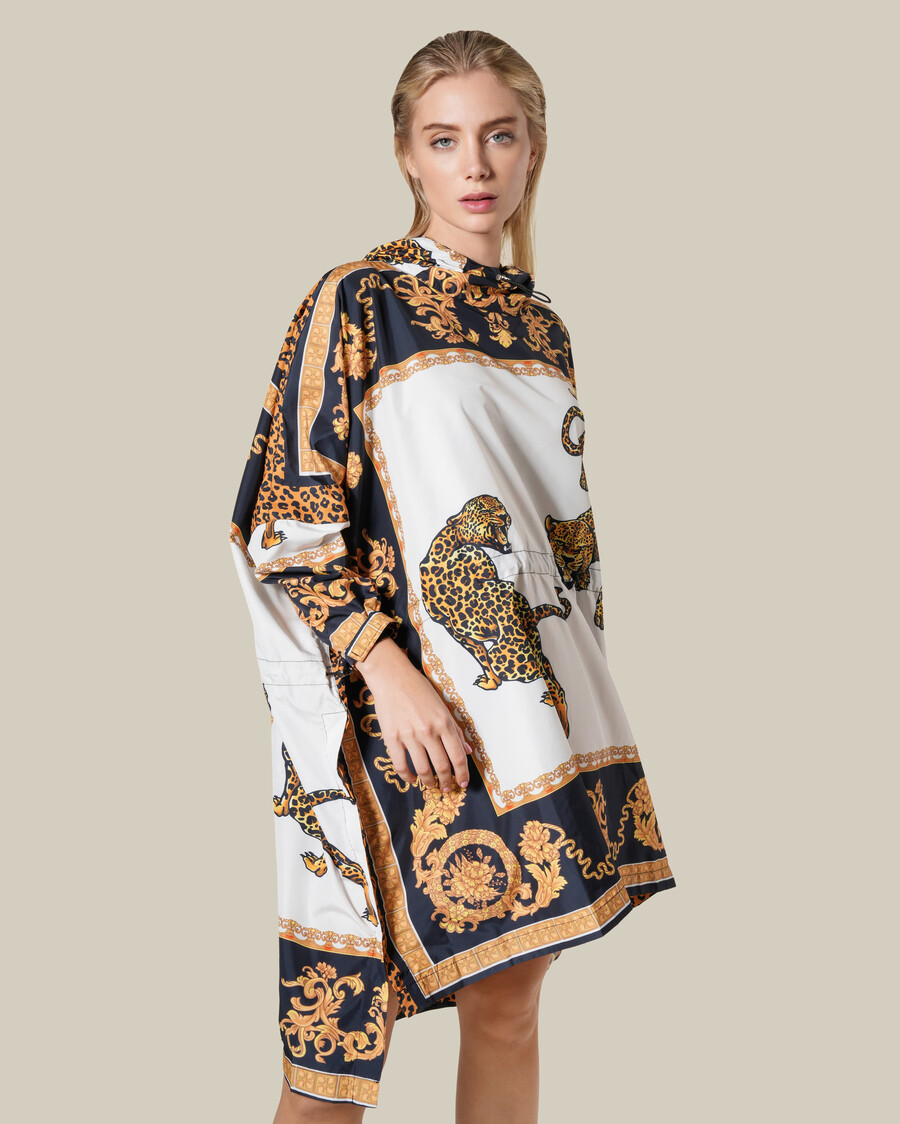 impermeabile con cappuccio e stampa barocca leopardata