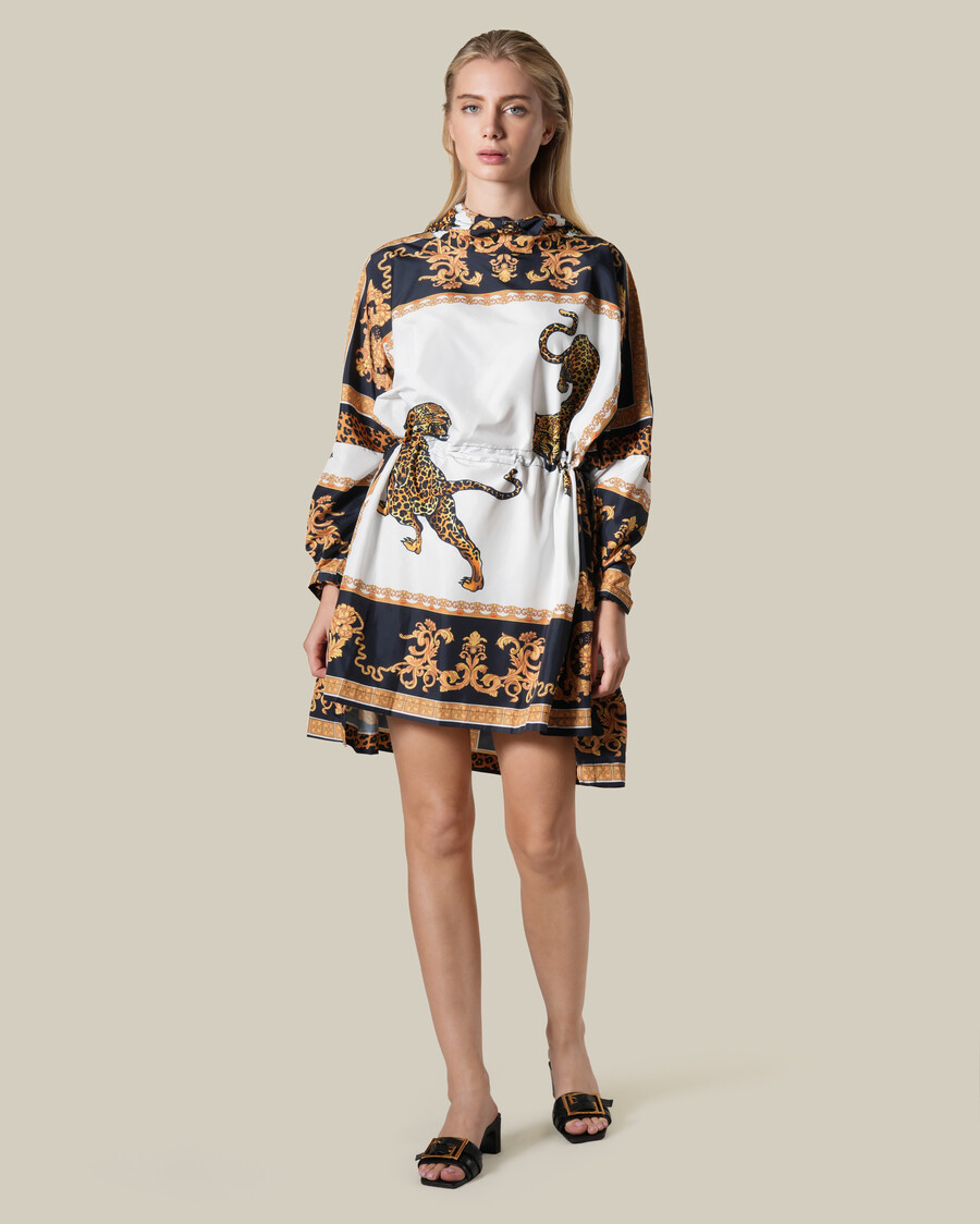 impermeabile con cappuccio e stampa barocca leopardata