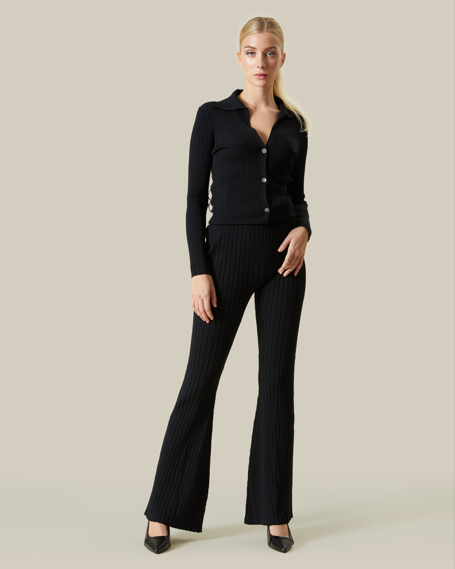 pantaloni bootcut a coste
