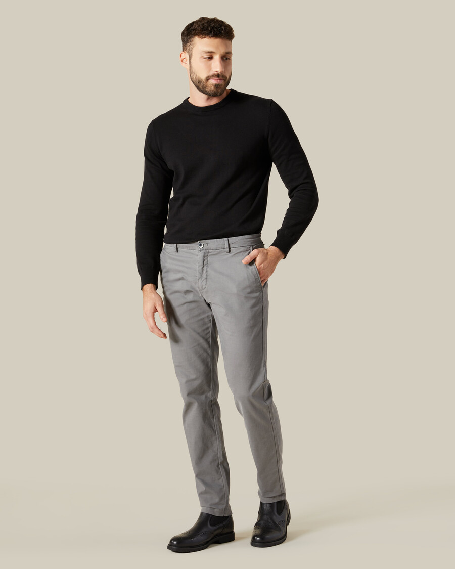 pantaloni tinti in modo sottile