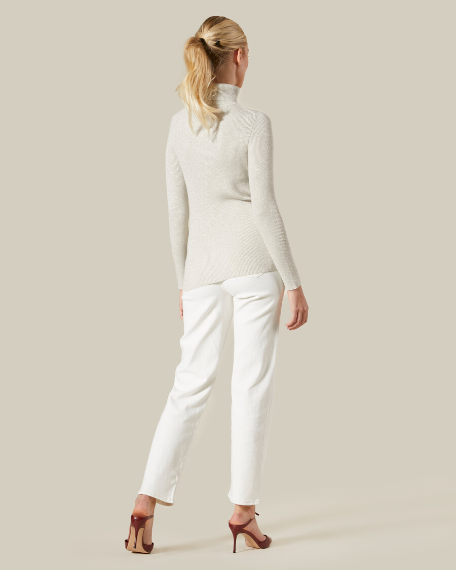 top in maglia a coste con tagli