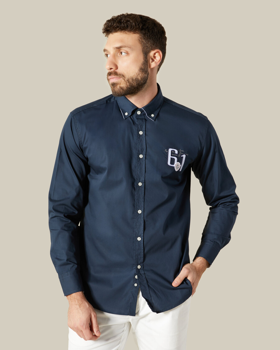 camicia con toppe sul petto