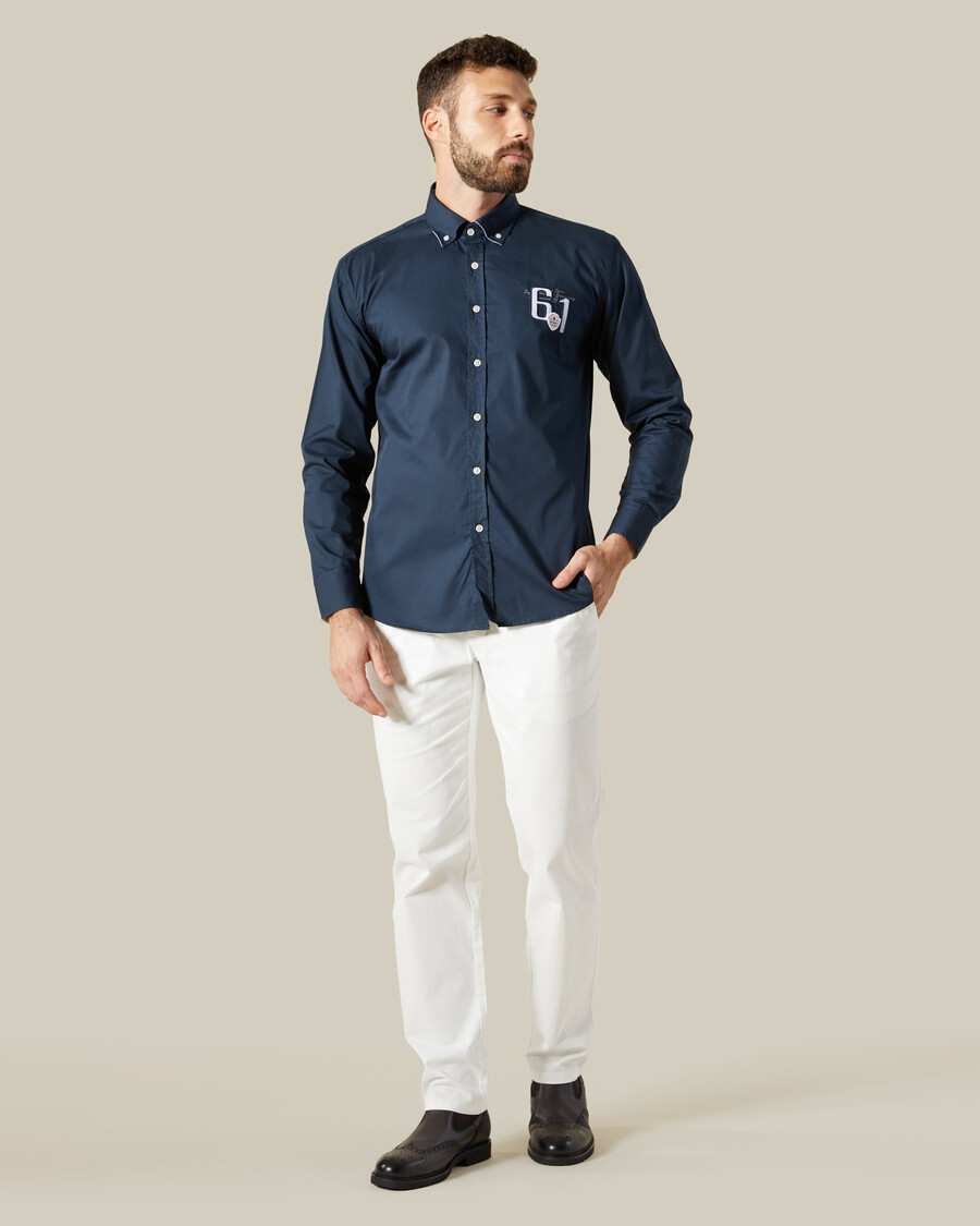 camicia con toppe sul petto