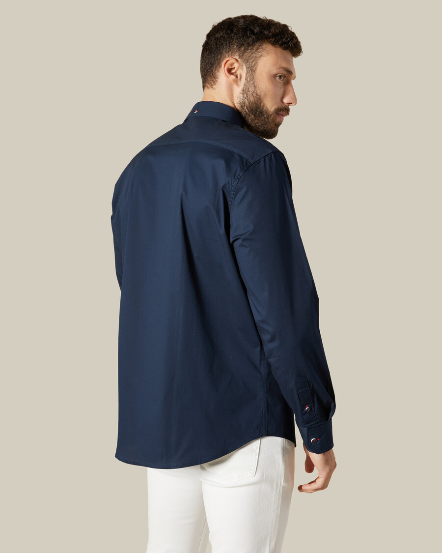 camicia con dettagli in filo a contrasto