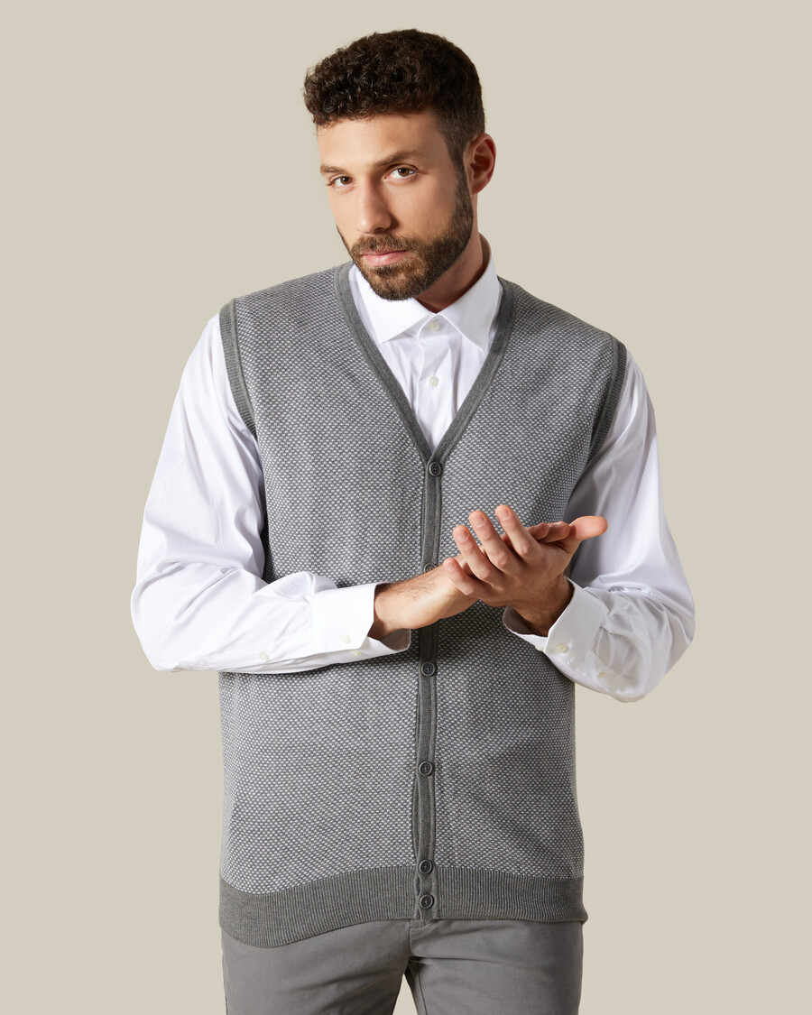 gilet con bottoni sul davanti