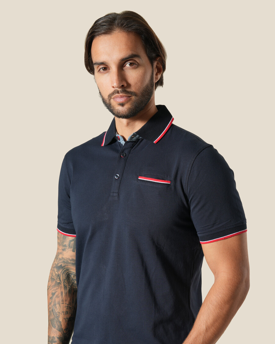 polo con risvolto a contrasto