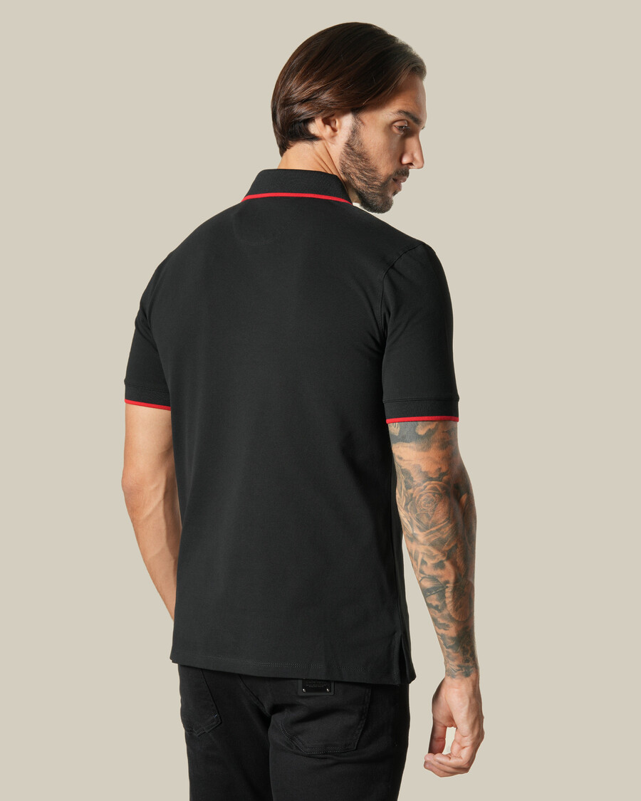 polo con risvolto a contrasto